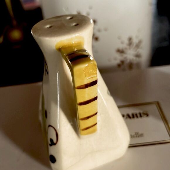 Ceramic Salt & Pepper Shakers with Iron Holder - Picture 4 of 9